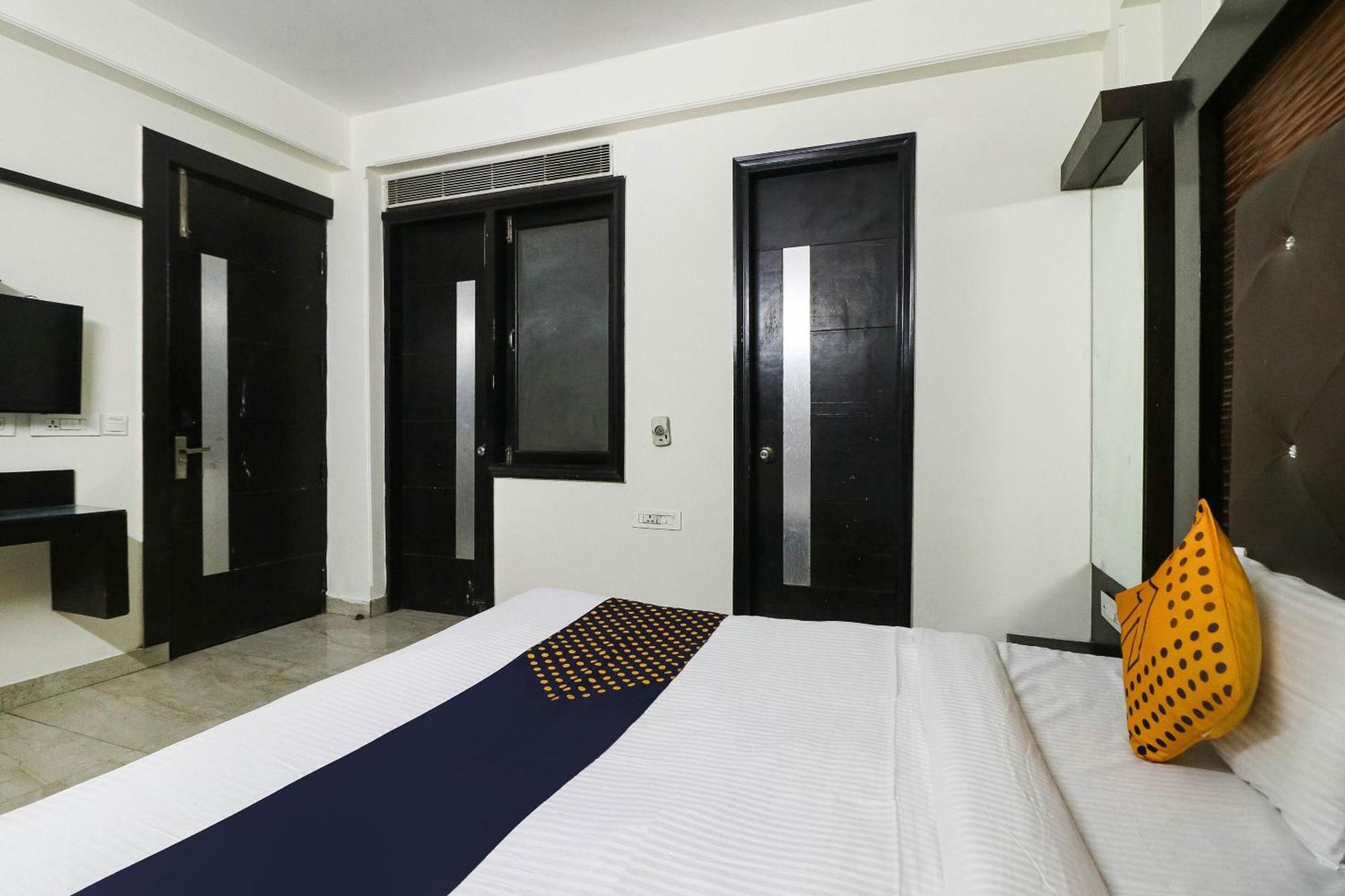 Spot On Hotel Grace Near Star Mall Gurgaon Eksteriør bilde