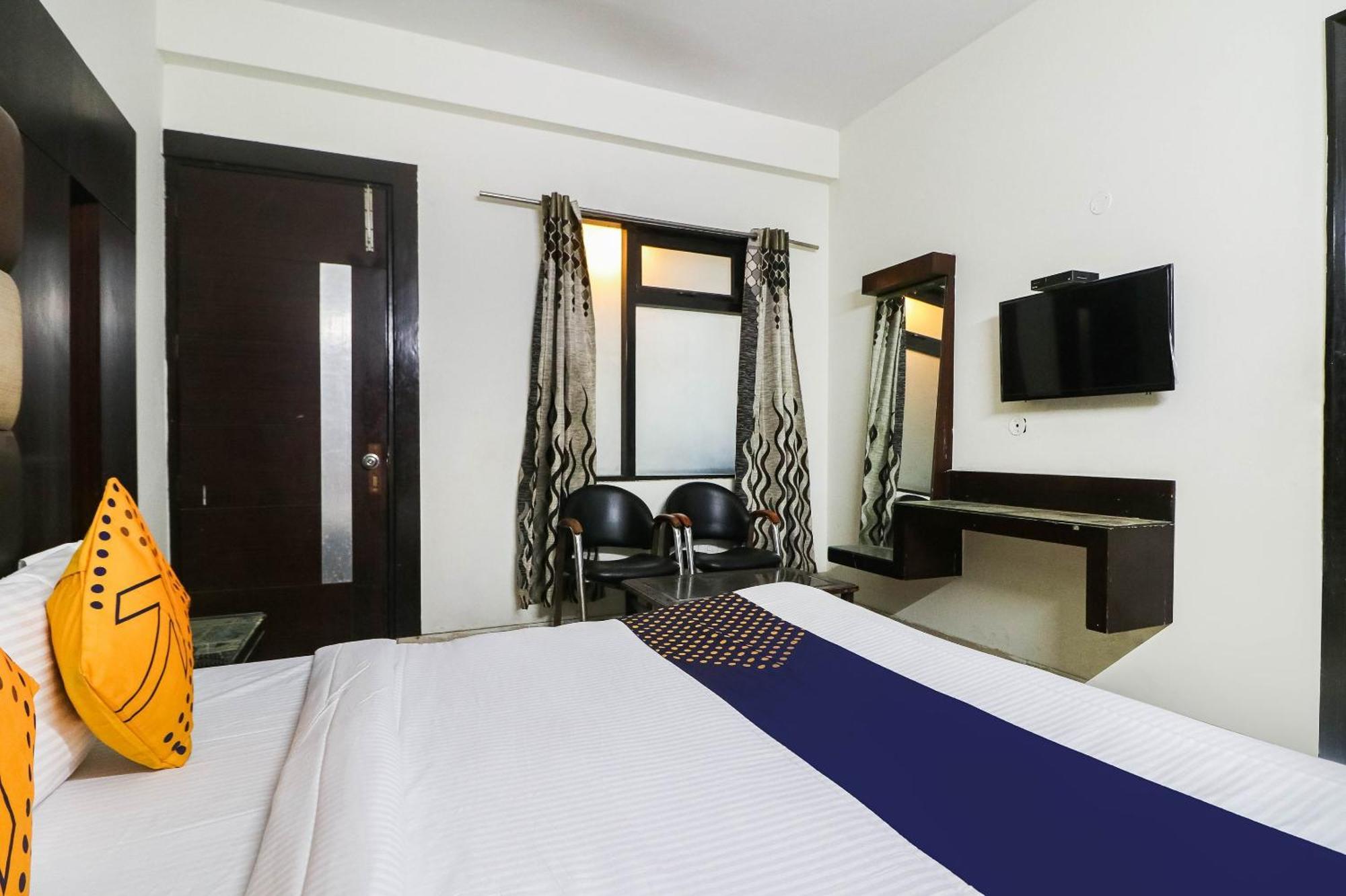 Spot On Hotel Grace Near Star Mall Gurgaon Eksteriør bilde
